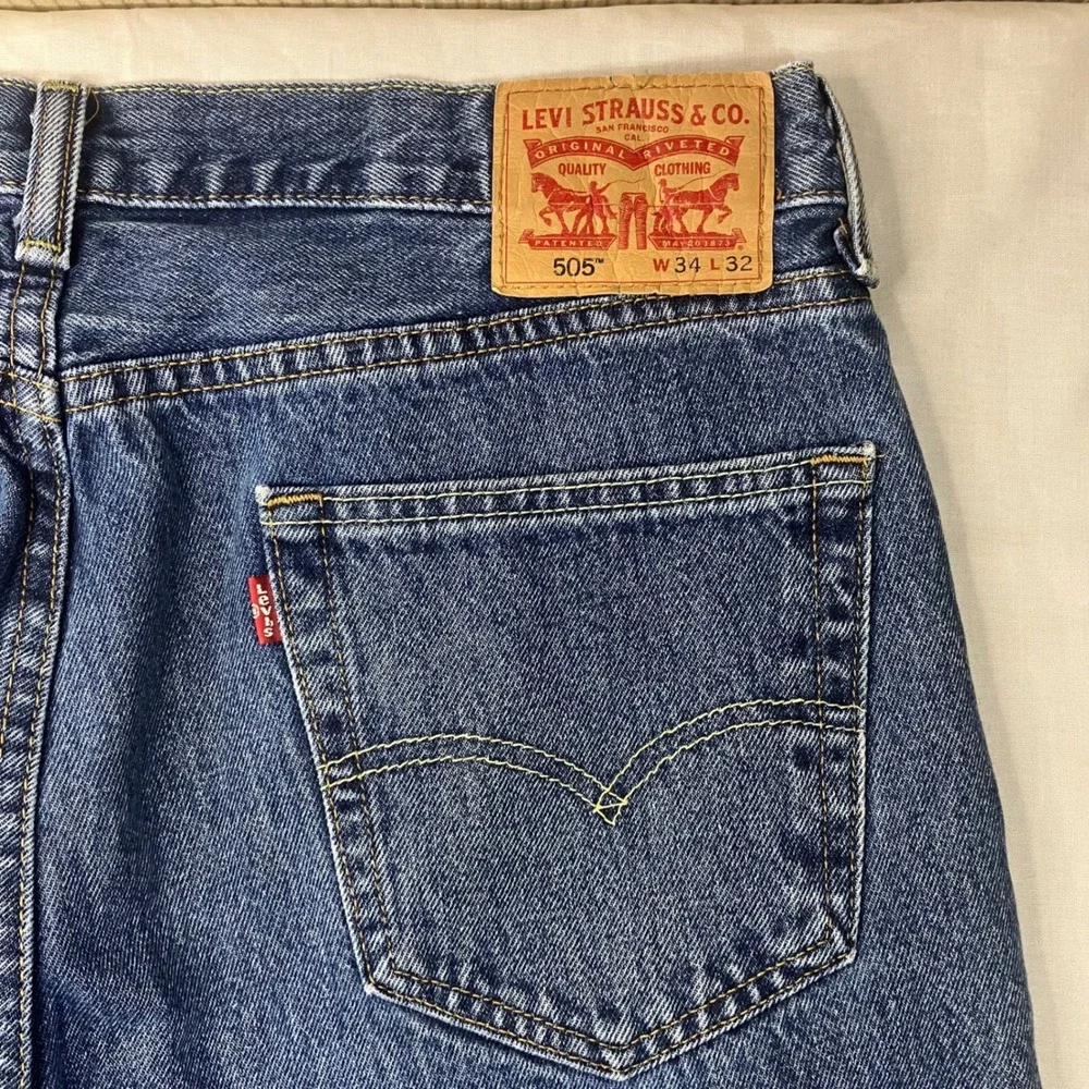 Levis 505 Regular Fit Straight Leg Mens Jeans Blue Medium Wash 34x32 00505-4886